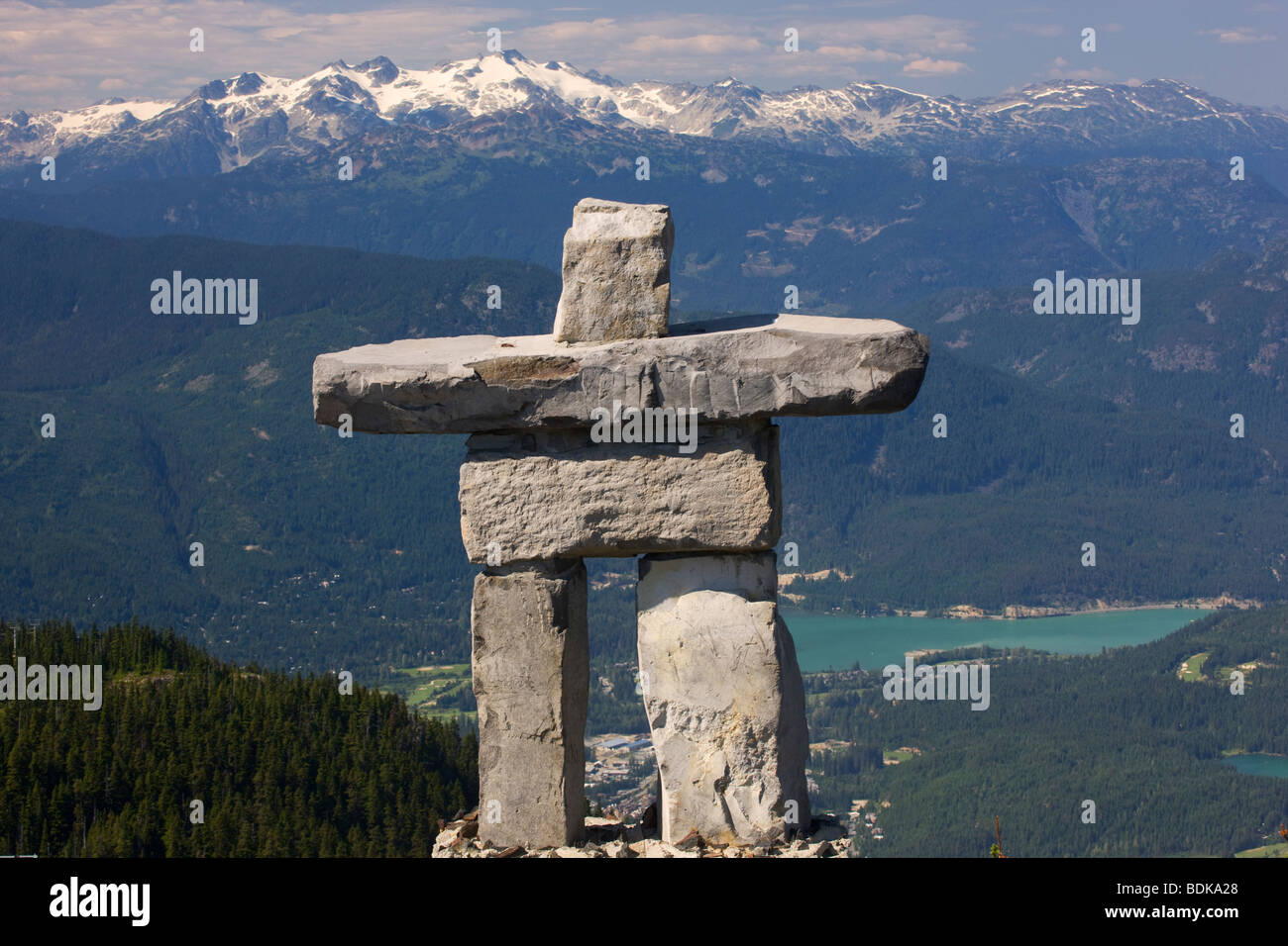 Inukshuk-Stein-Statue am Whistler Mountain ist das Olympische Symbol, Whistler, Britisch-Kolumbien, Kanada. Stockfoto