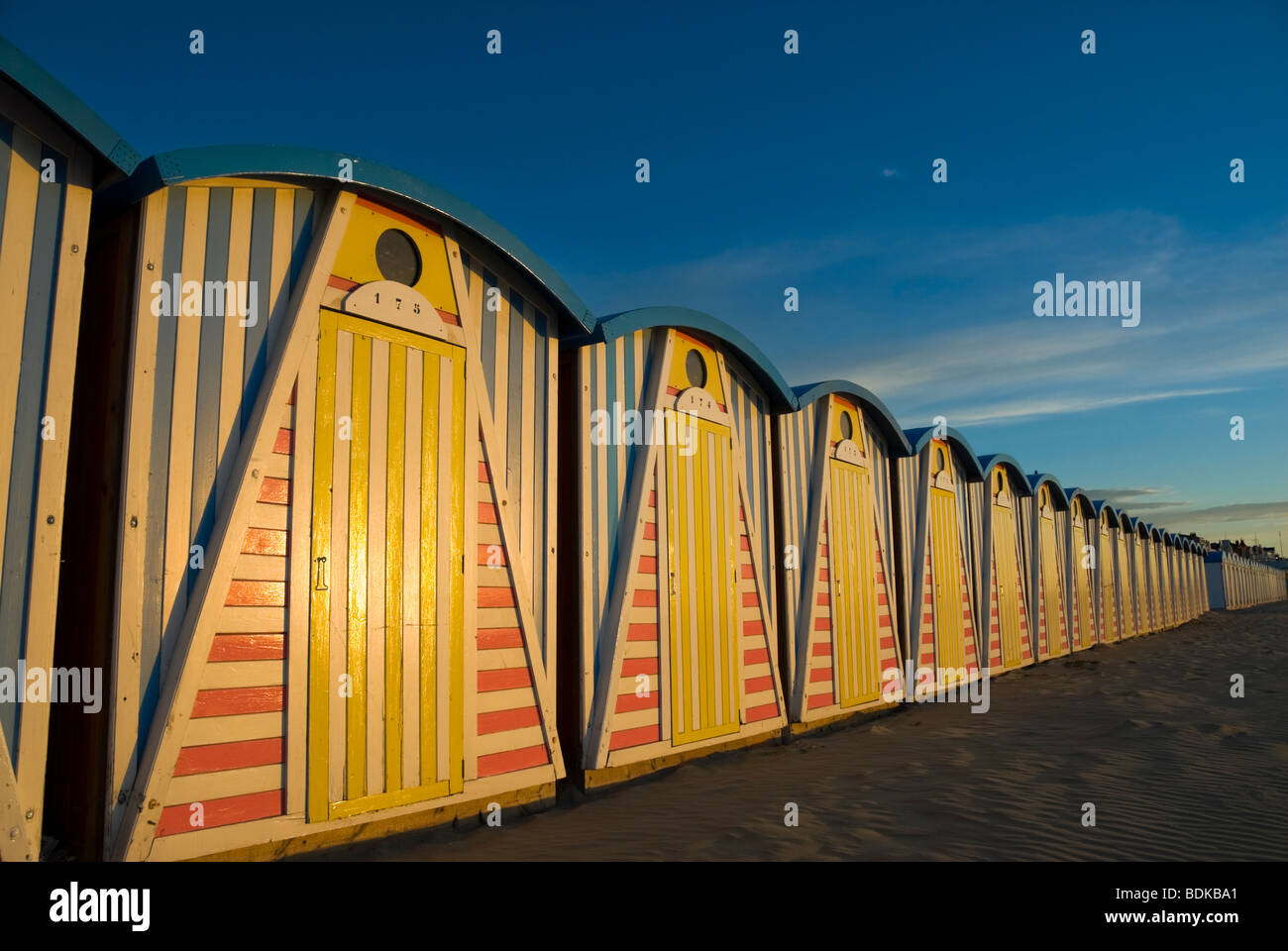 Umkleidekabinen am Strand von Dünkirchen. Nord-Frankreich Stockfoto