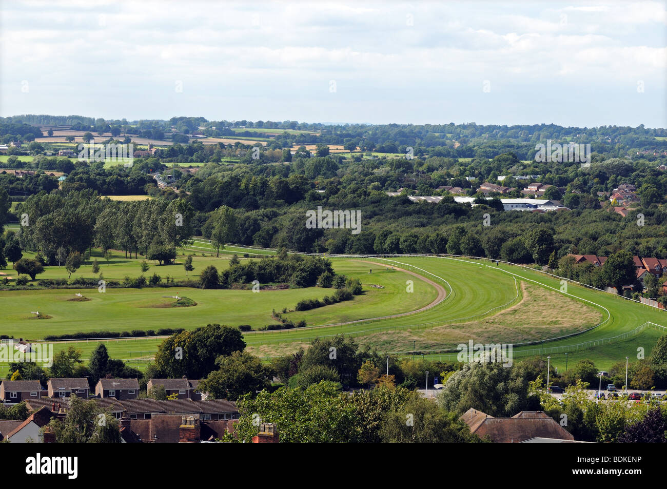 Warwick-Rennbahn und den Golfplatz von oben St Marys Turm Warwick England Stockfoto