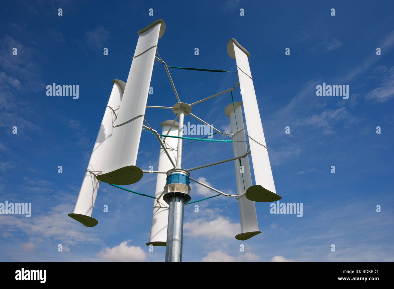 Eine vertikale Achse Windkraftanlage Stockfoto