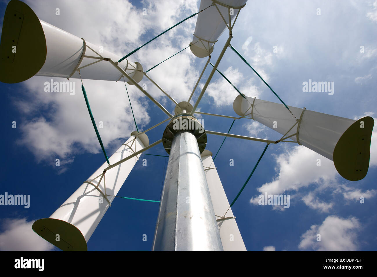 Eine vertikale Achse Windkraftanlage Stockfoto