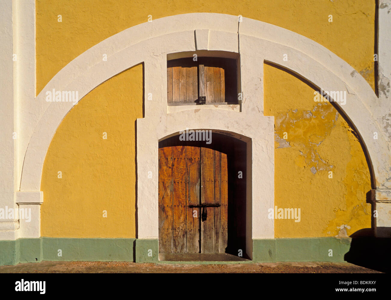 Tür und Arch, San Cristobal Festung von San Juan National Historic Site, Old San Juan, Puerto Rico. Stockfoto