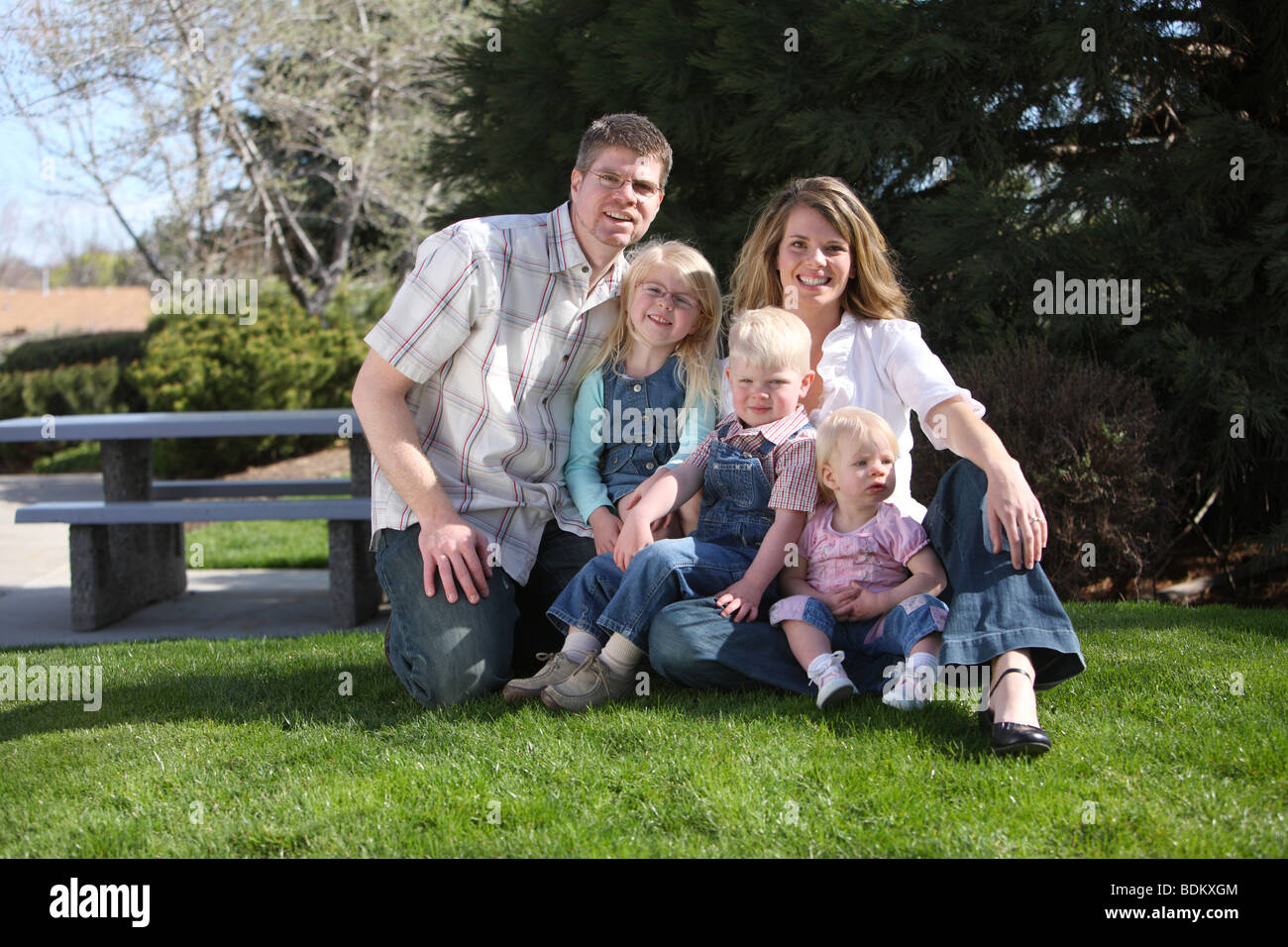 Familienportrait im park Stockfoto