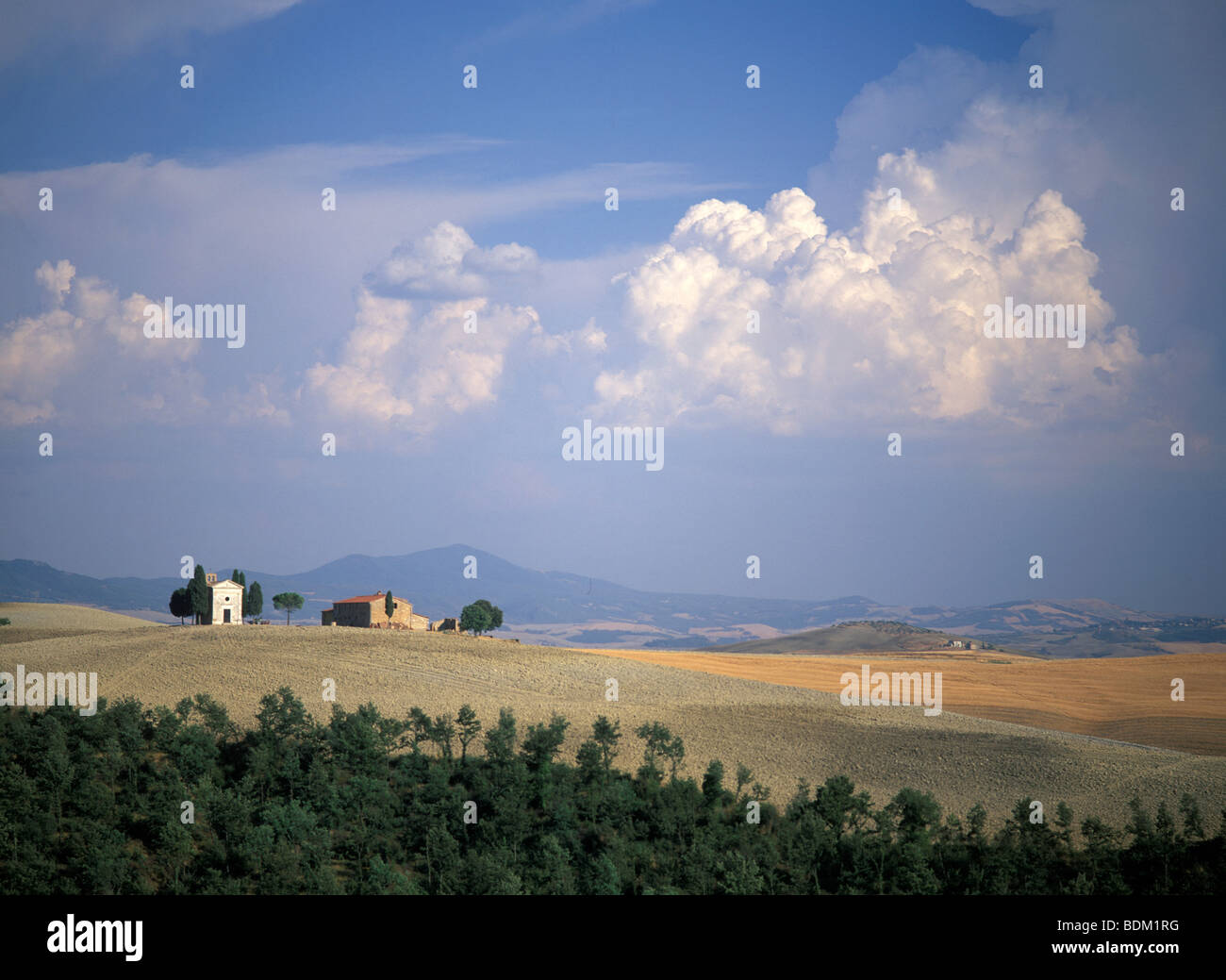 Bauernhaus in den Hügeln der Toskana in der Nähe von Siena, Toskana, Italien Stockfoto