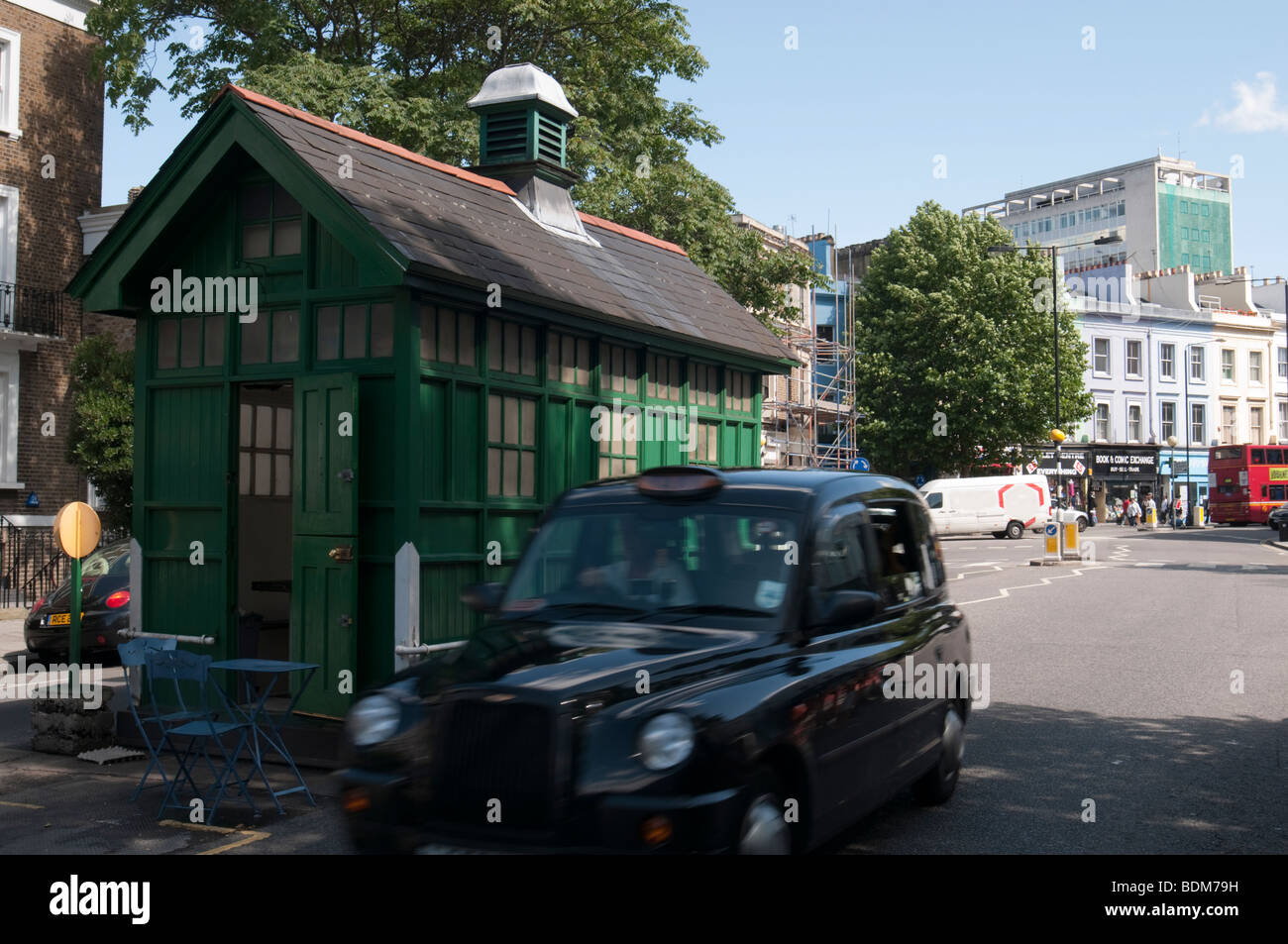 Taxi Taxi Tierheim viktorianischen Nottinghill Gate Kensington Park Road London UK Grade ll denkmalgeschützten Gebäude Stockfoto
