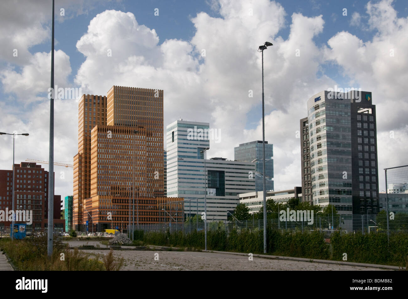 neues Bürogebäude in Amsterdam "Zuidas" Stockfoto