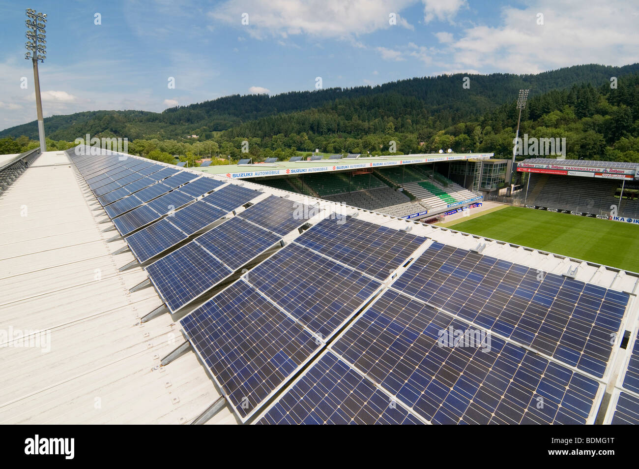 Solaranlage auf dem Dach des Stadions von SC Freiburg Fußball Team, Freiburg Im Breisgau, Baden-Württemberg, Deutschland, Europa Stockfoto