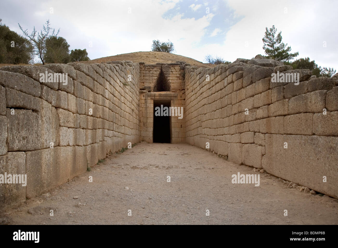 Mykene, Mykenisches Kuppelgrab, Eingang Zum Grab ("Tholos") des Atreus ("Schatzhaus des Atreus