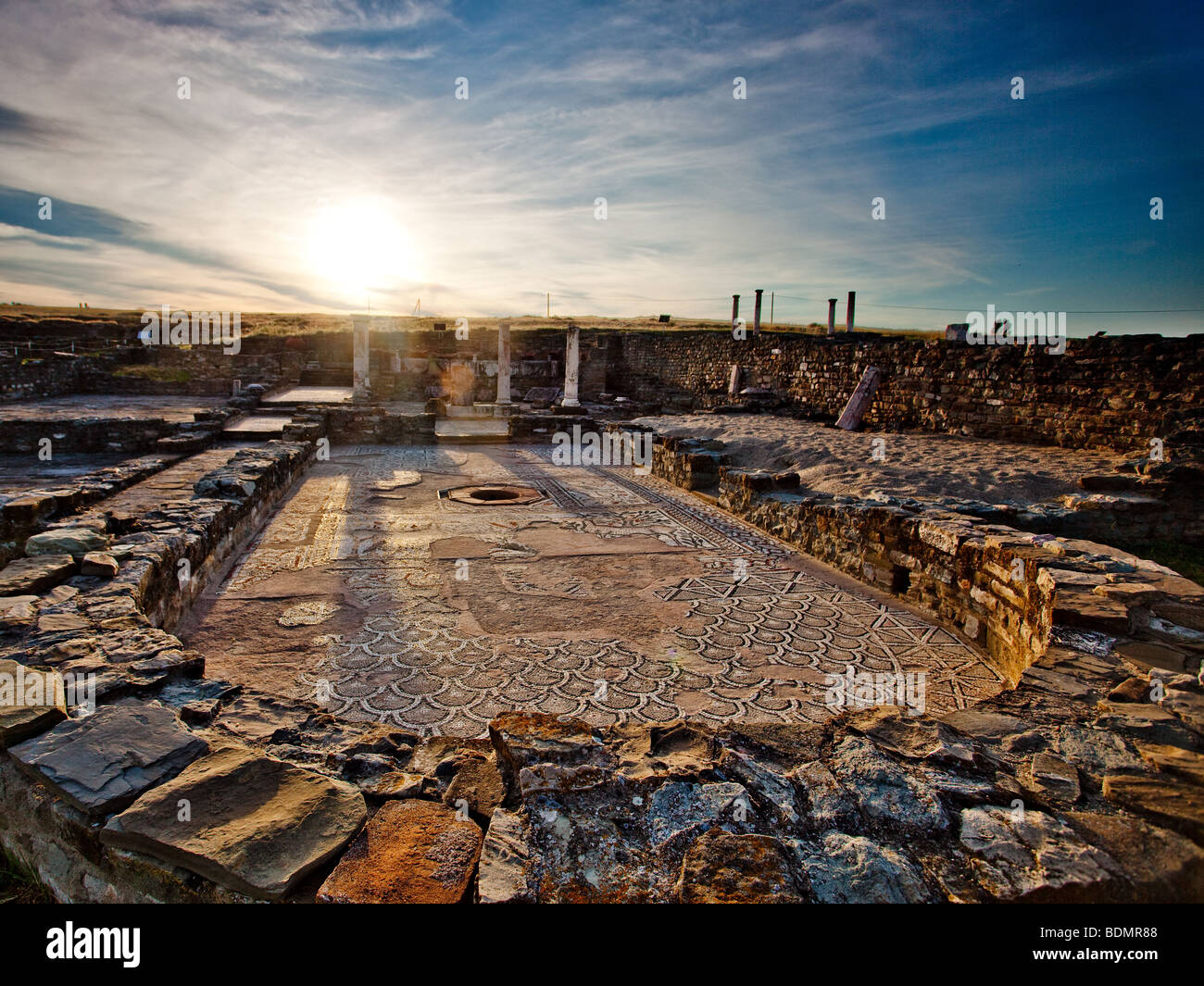Sonnenuntergang über der alten römischen Stadt Stobi in der Republik Mazedonien Stockfoto