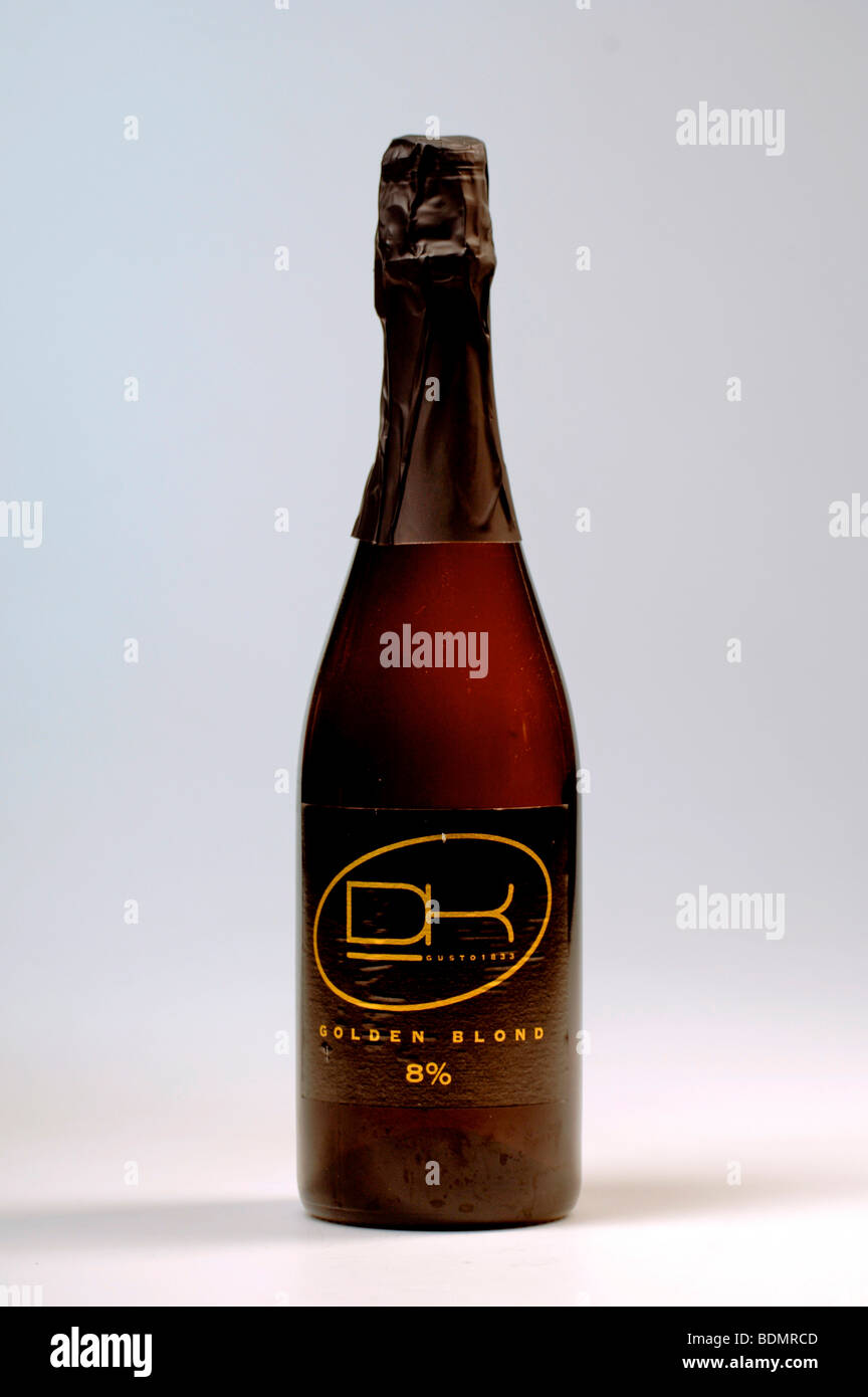 750ml Flasche Golden Blond belgisches Bier. Stockfoto