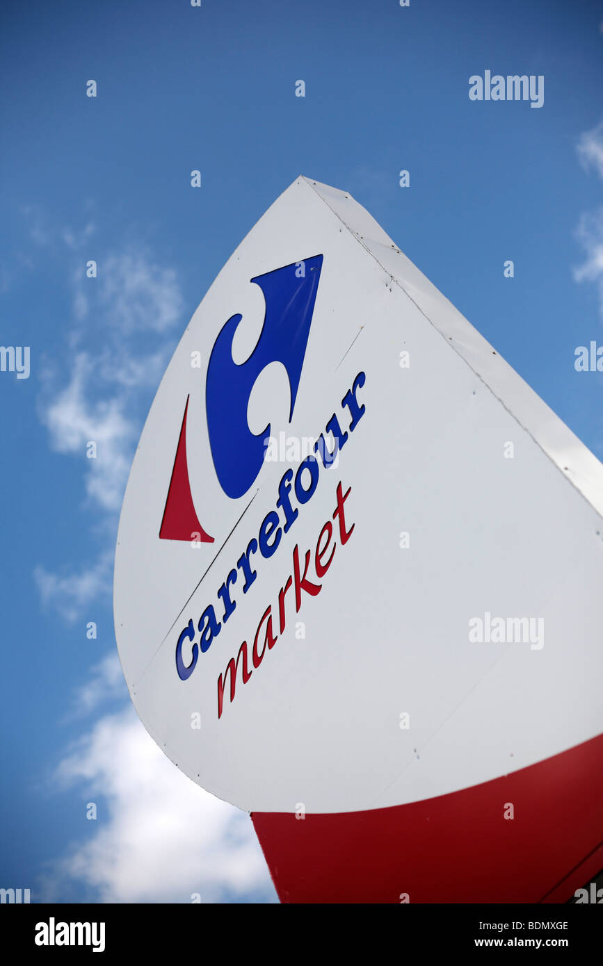 Ein Zeichen für den französischen Supermarkt Carrefour Stockfoto