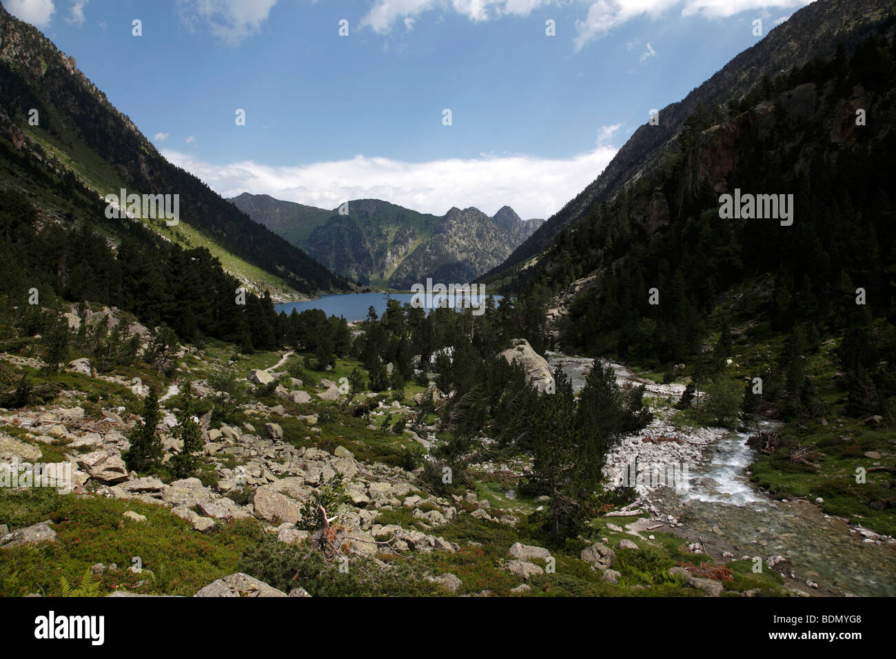 Das Tal über den Port d ' Espagne in Le Parc National Des Pyrenäen in Frankreich Stockfoto
