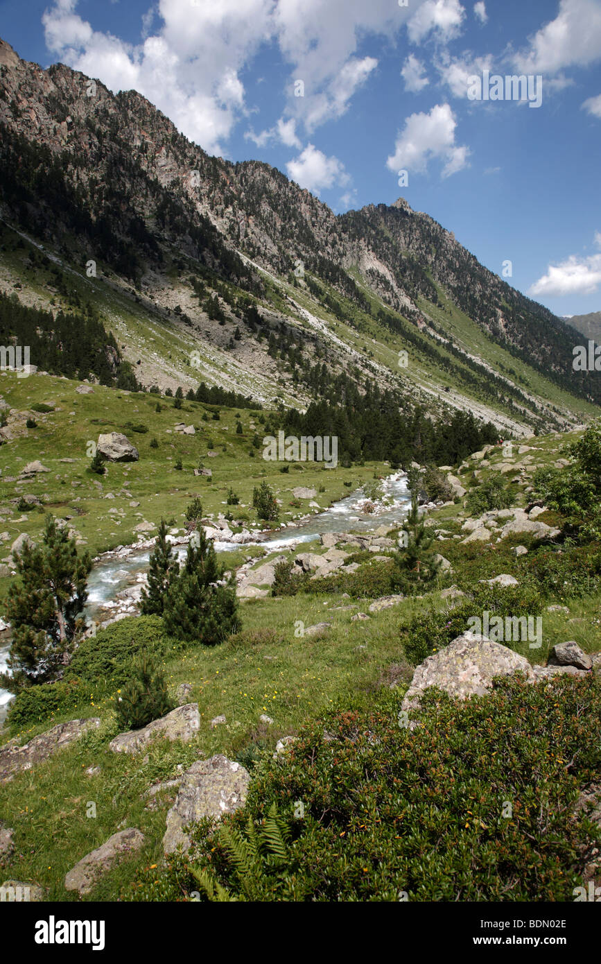 Das Tal über den Port d ' Espagne in Le Parc National Des Pyrenäen in Frankreich Stockfoto