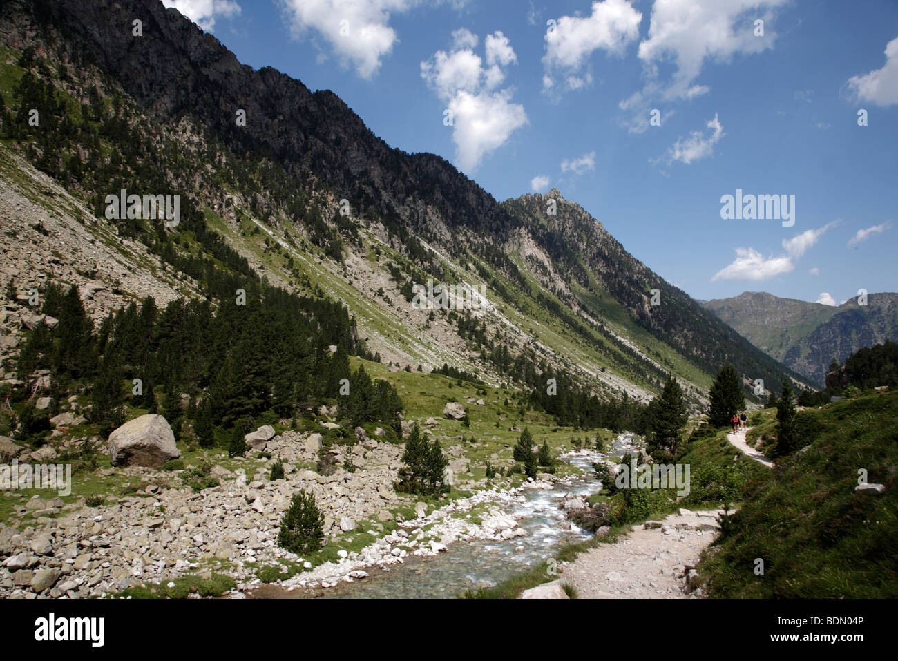 Das Tal über den Port d ' Espagne in Le Parc National Des Pyrenäen in Frankreich Stockfoto
