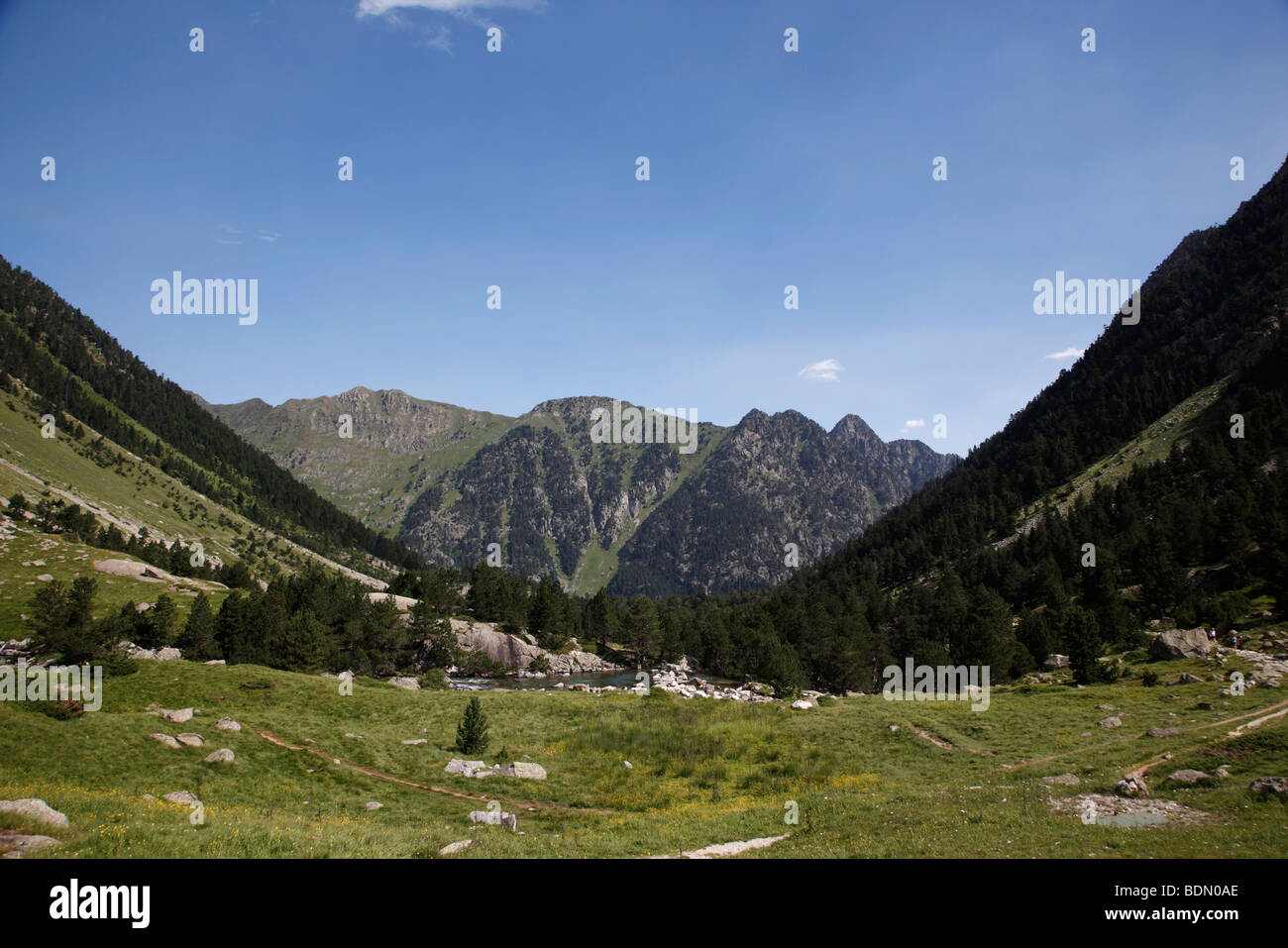 Das Tal über den Port d ' Espagne in Le Parc National Des Pyrenäen in Frankreich Stockfoto