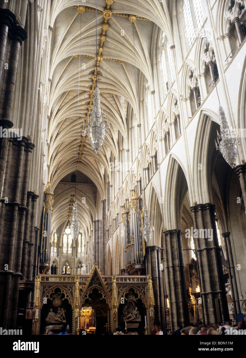 Westminster Abbey inneren Kirchenschiff Gewölbe Dach englischen gotischen Architektur London England UK Arcade-Arkaden arcading Voltigieren Stockfoto