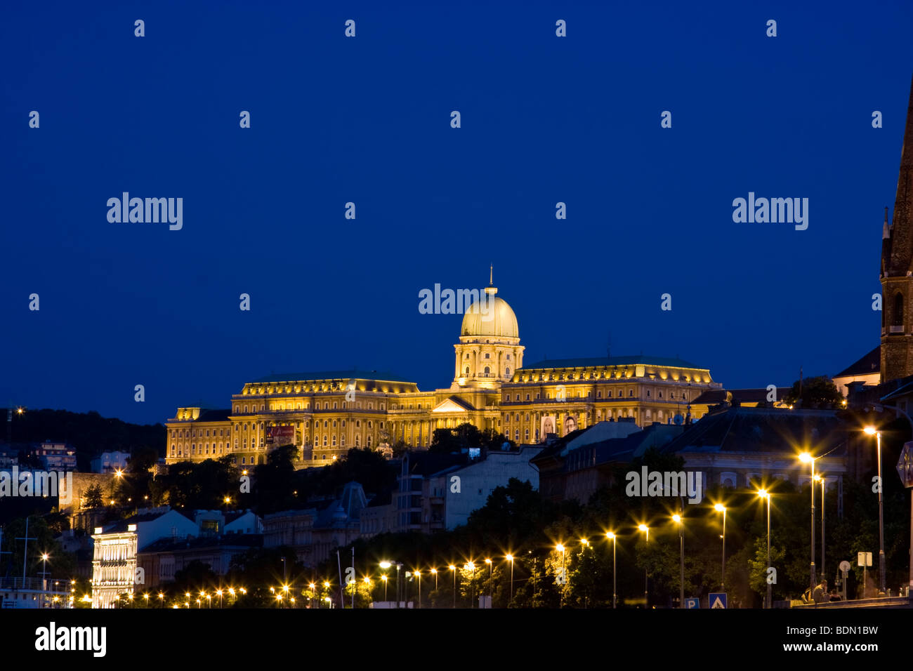 Budaer Burg bei Nacht, Budapest Ungarn Stockfoto