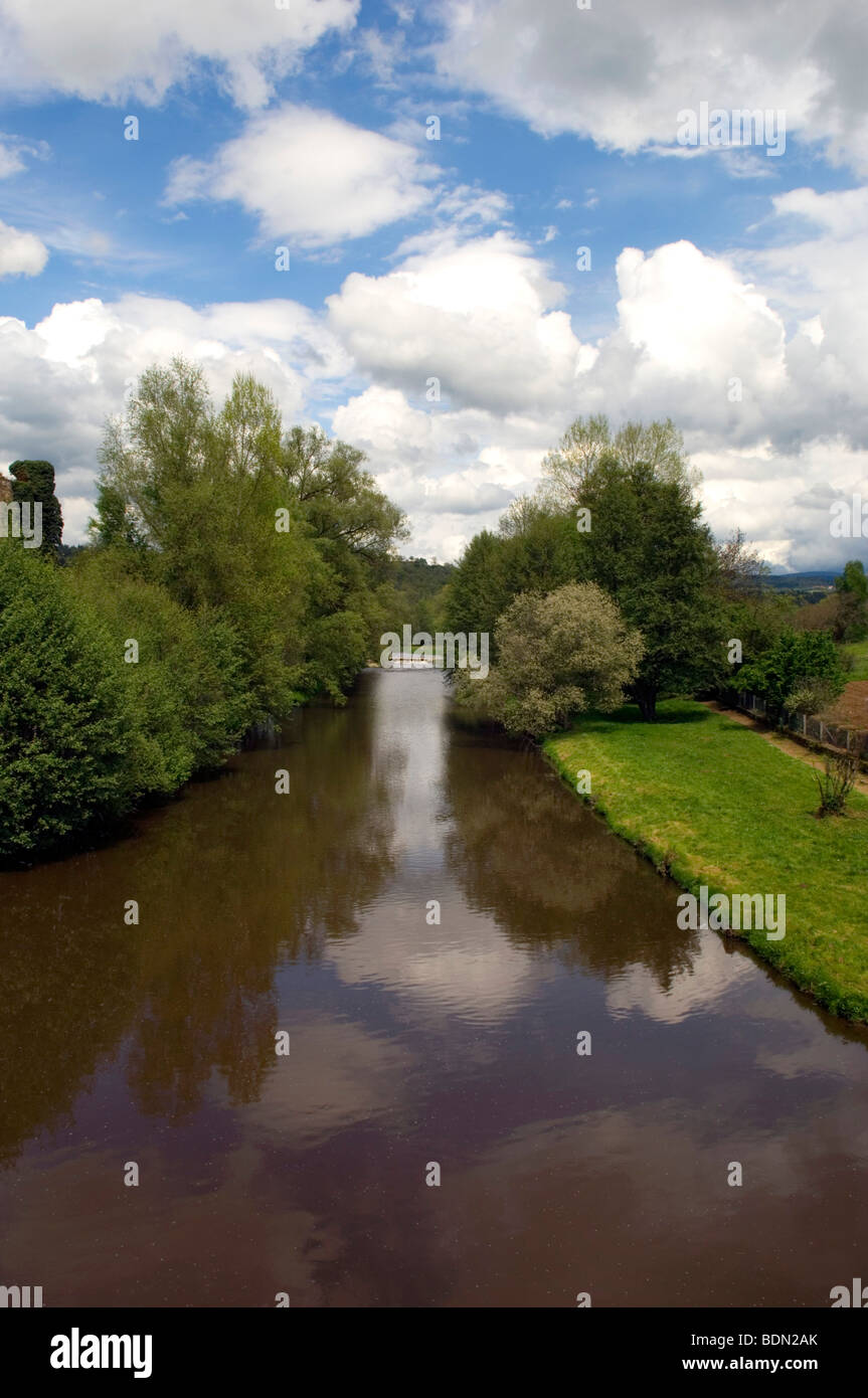 Kleinen Flusses in der französischen Landschaft Stockfoto