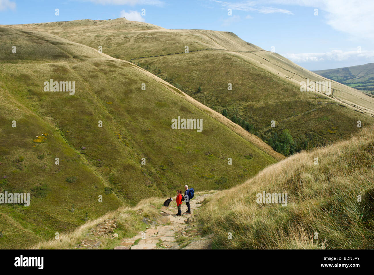 Wanderer auf die Jakobsleiter, auf der Pennine Way, in der Nähe von Edale, Peak National Park, Derbyshire, England UK Stockfoto