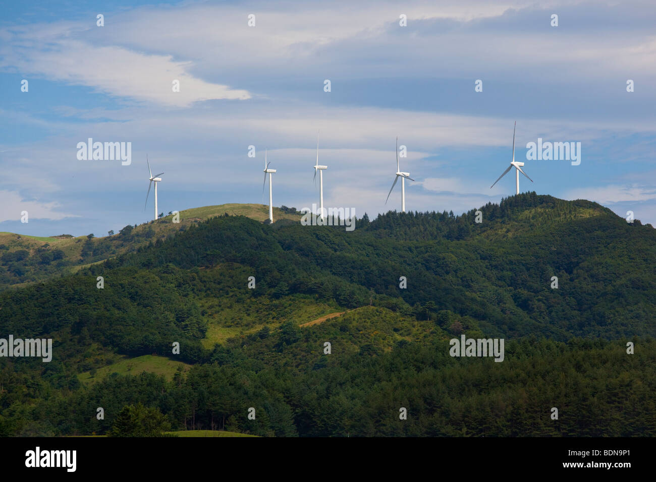 Windkraftanlagen in ländlichen Provinz Chungcheongbuk-Do in Südkorea Stockfoto
