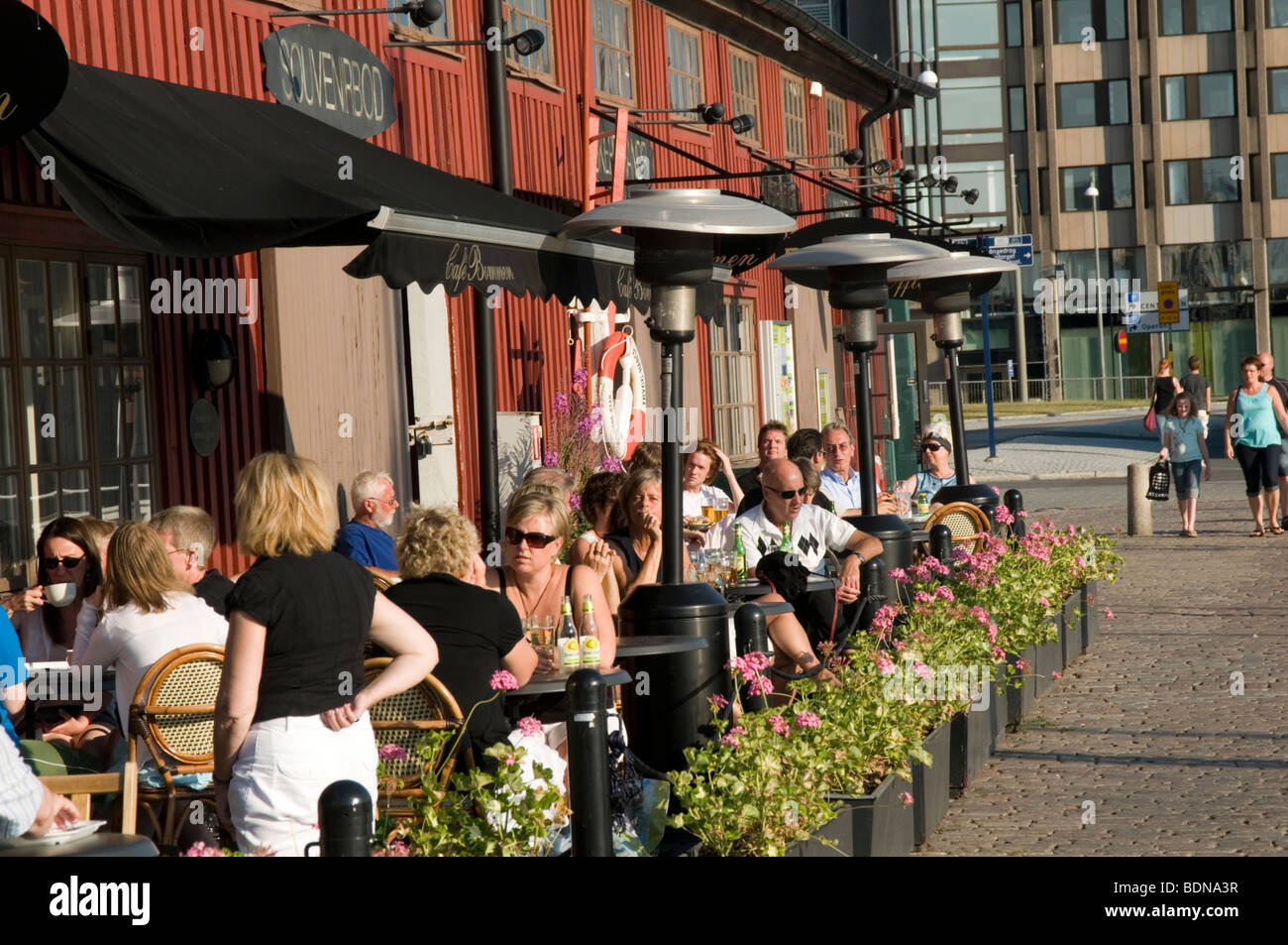 bar Restaurant in Göteborg Göteborg Kultur Essen Sommerrestaurants Essen und trinken Straßencafé Schweden Schwedische Wetter Warm im freien Stockfoto