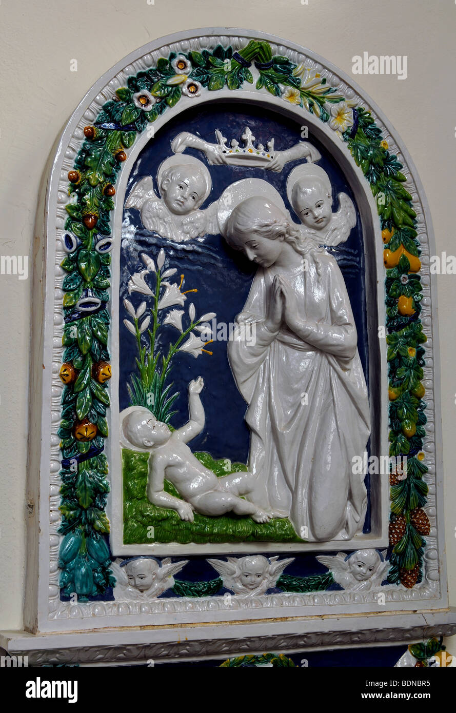 Kopie von Della Robbia Plaque in St. Pauls Kirche, Bedford, Bedfordshire, England, UK Stockfoto