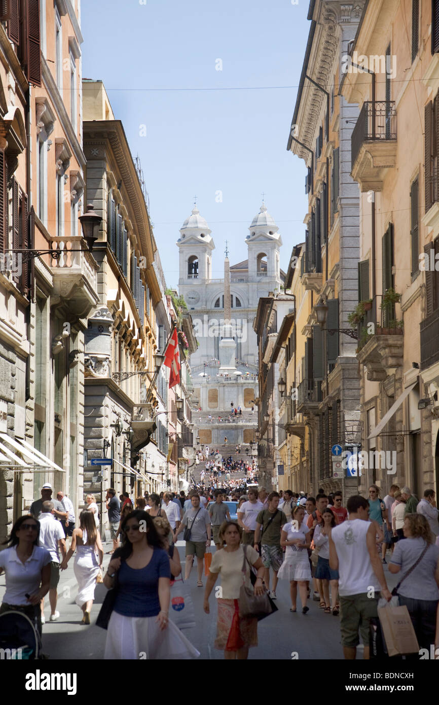 Via Condotti, auf der Rückseite der Kirche Santa Trinita dei Monti, Piazza di Spagna, Spanische Treppe, Rom, Latium, Italien, Europa Stockfoto