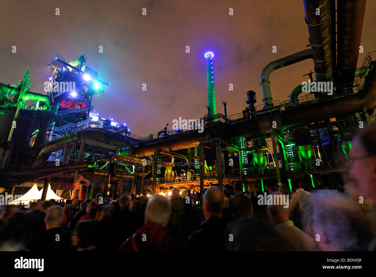 Konzert vor der ehemaligen Tankstelle Extraktion, ExtraSchicht Festival, Landschaftspark Landschaftspark Duisburg-Nord, Mei Stockfoto