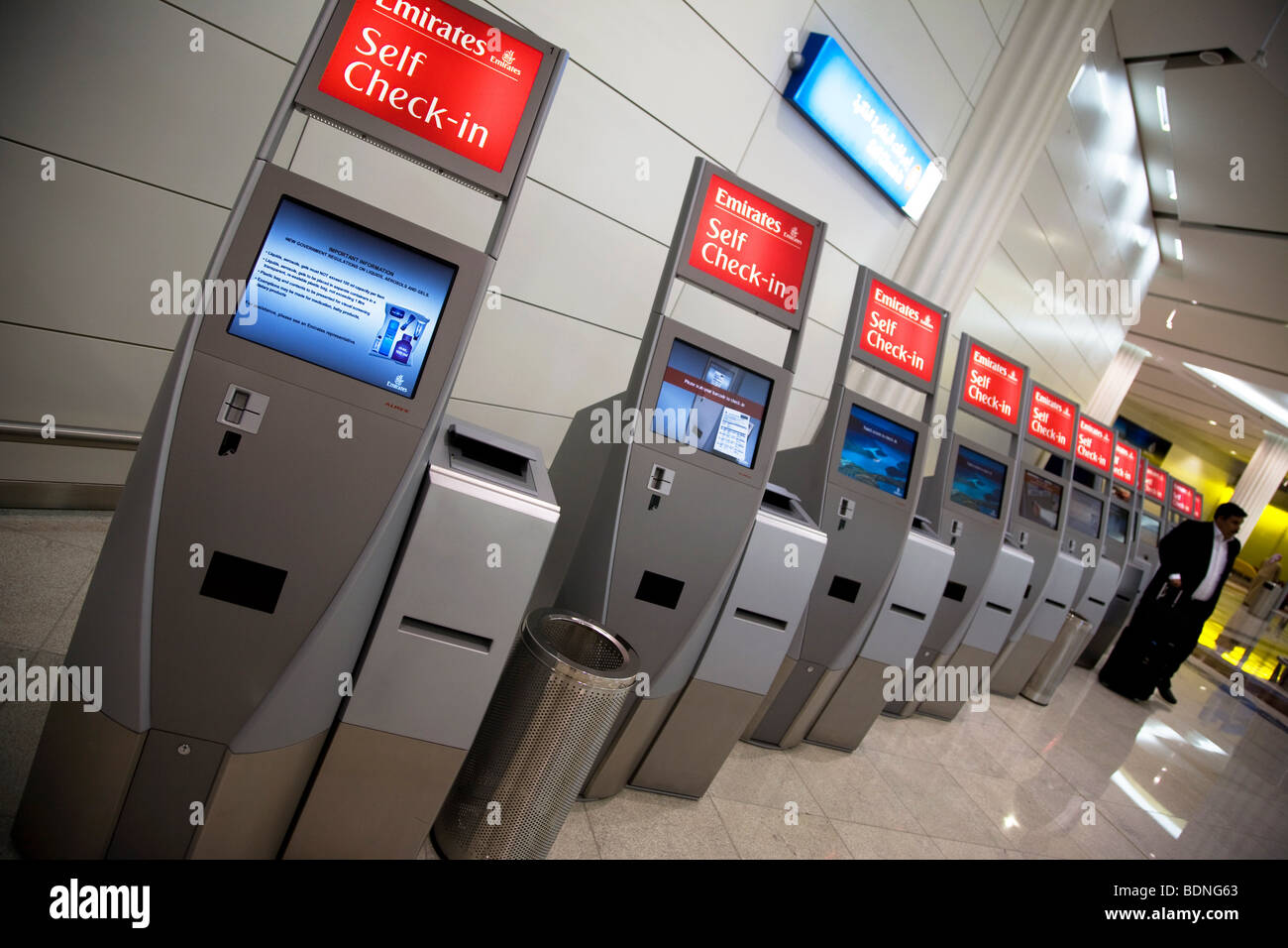 Self-Service Check-in Check-in Maschinen Maschine Stockfoto