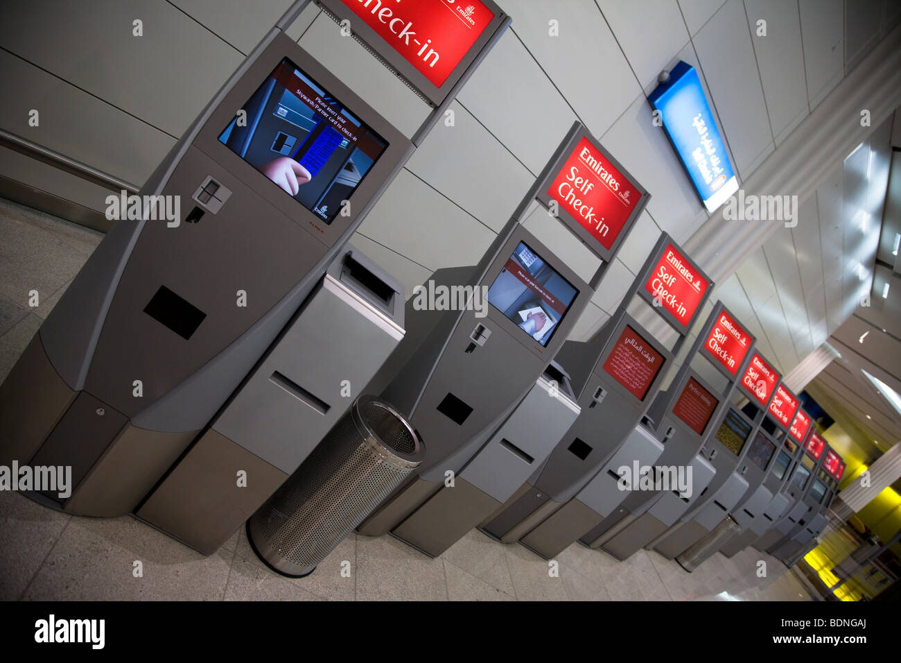 Self-Service Check-in Check-in Maschinen Maschine Stockfoto