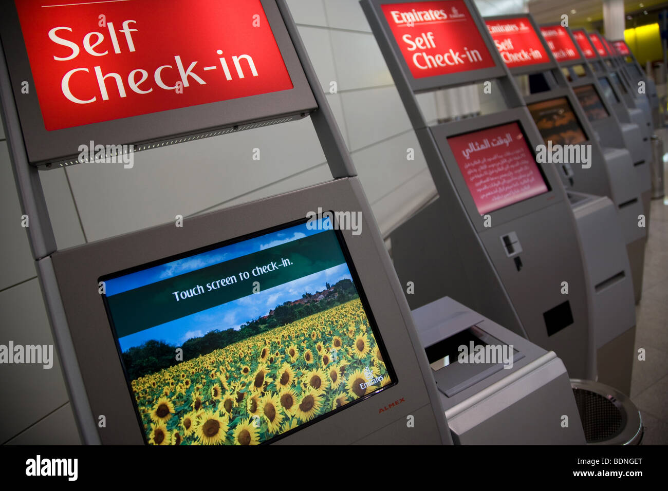 Self-Service Check-in Check-in Maschinen Maschine Stockfoto