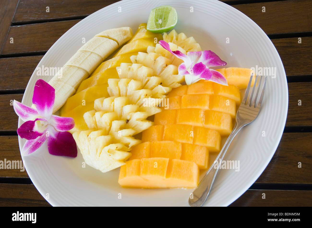 Obstsalat, Obstsalat, Mango, Ananas, Banane, Thai-Food, Khao Lak, Thailand, Asien Stockfoto
