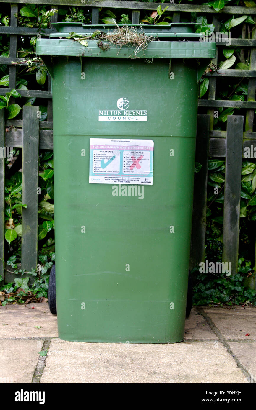 Garden compost bins Fotos und Bildmaterial in hoher Auflösung Alamy