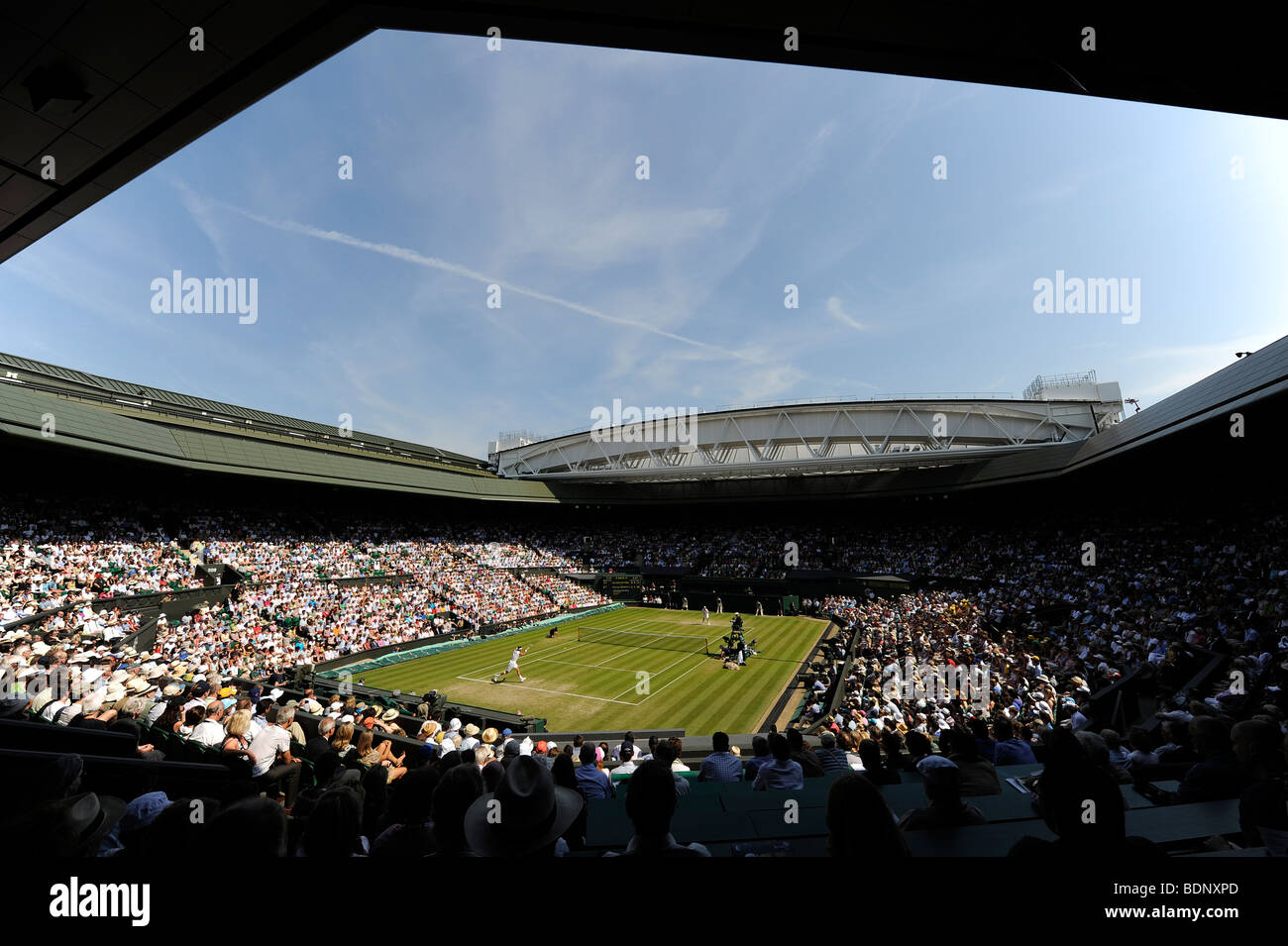 Ansicht der Centre Court aus den Reihen der Presse während der 2009 Wimbledon Tennis Championships Stockfoto
