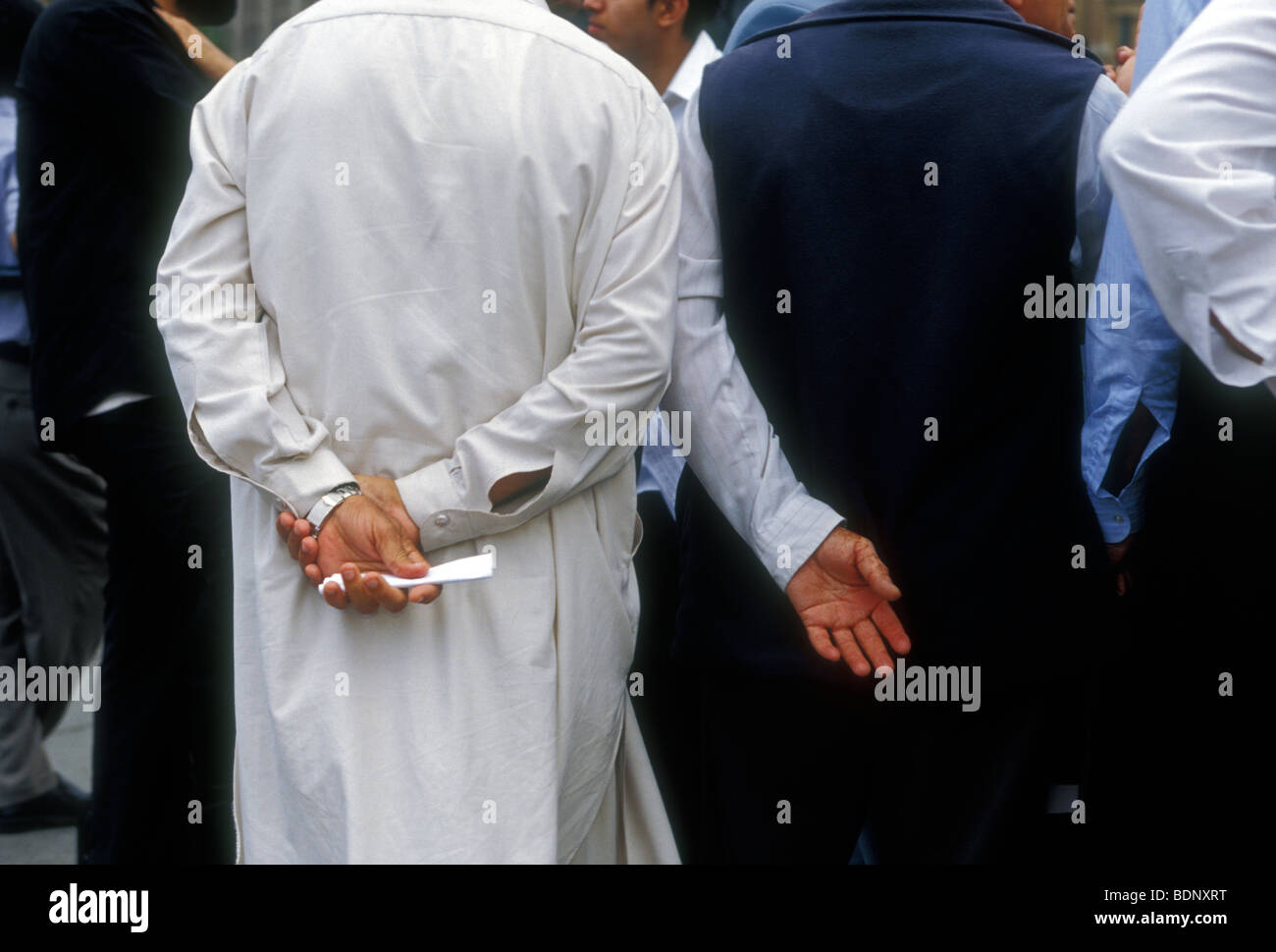 Pakistani-English Männer, politischer Protest, Demonstranten, Demonstrationen, PPP-politische Kundgebung, politische Kundgebung, Trafalgar Square, London, England Stockfoto