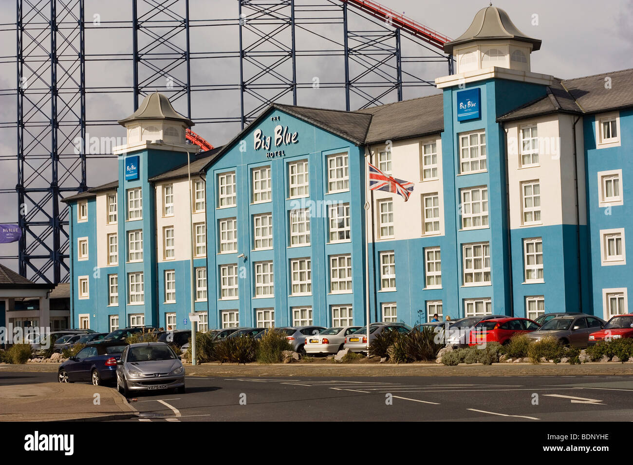 The Big Blue Hotel in Blackpool Pleasure Beach in Lancashire Stockfoto