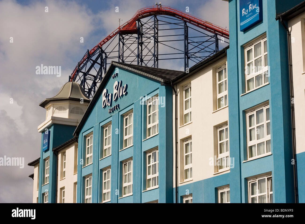 The Big Blue Hotel in Blackpool Pleasure Beach in Lancashire Stockfoto