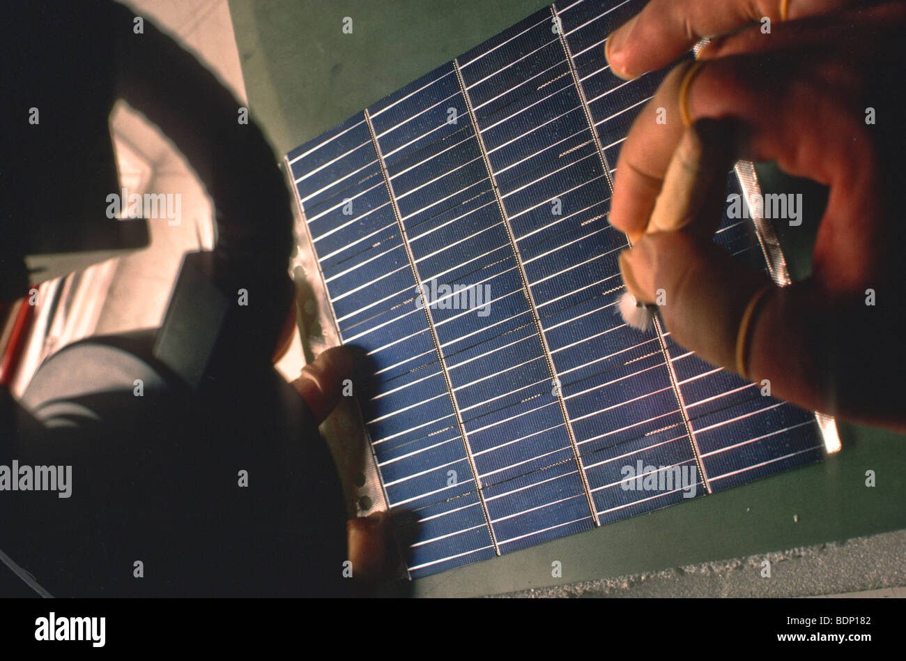 Solar Photovoltaik-Fertigung für Satelliten, Los Angeles Stockfoto