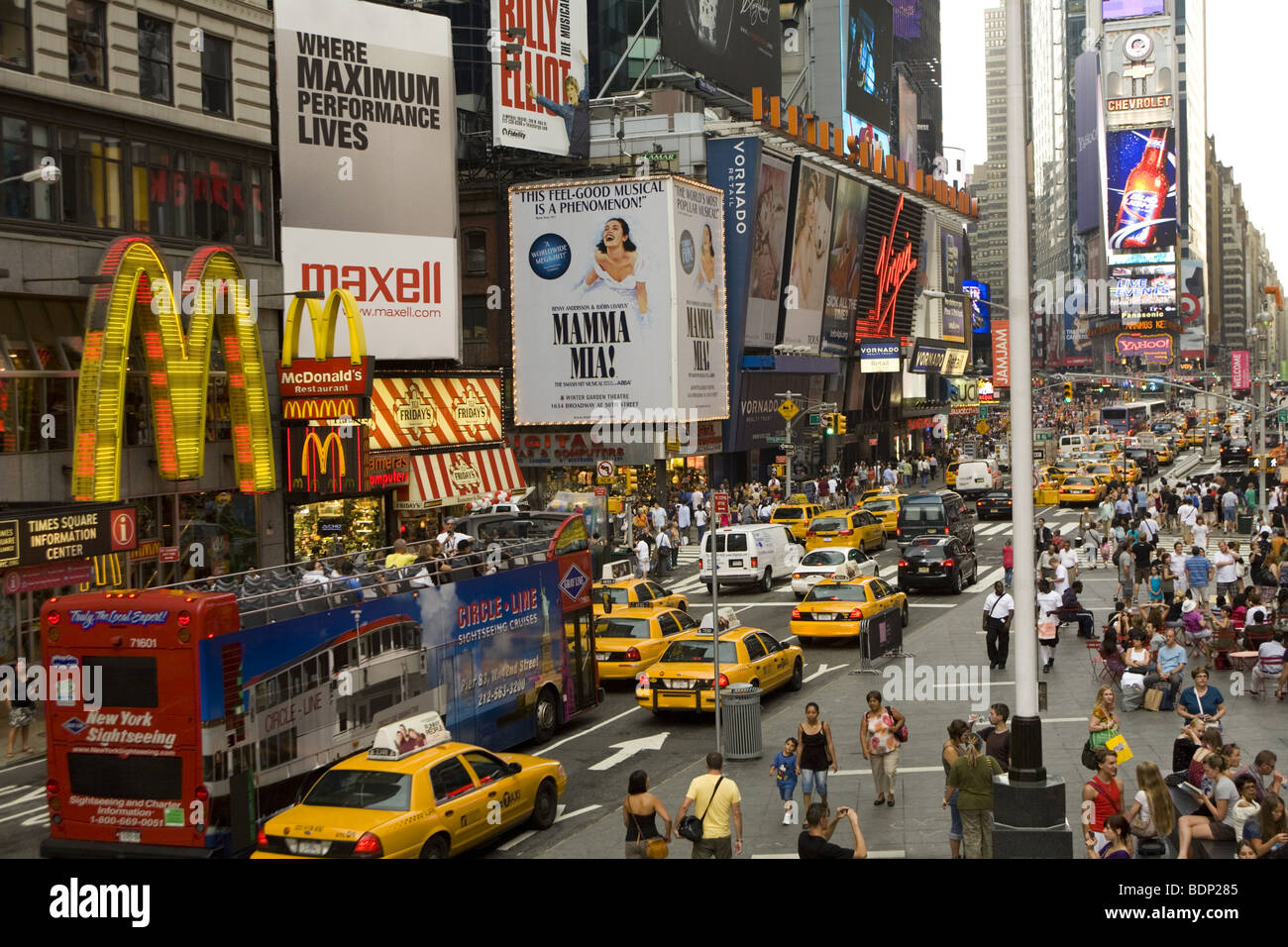 Times Square Gegend in Midtown Manhattan Herzen des Theaterviertels bei 7th Ave., in der Nähe von 46th St. Stockfoto