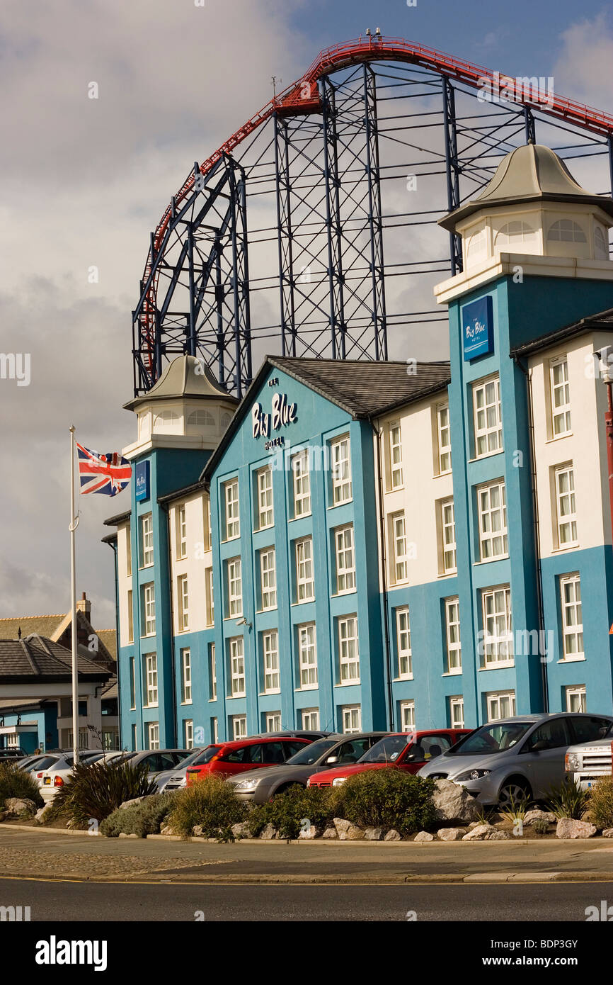 The Big Blue Hotel in Blackpool Pleasure Beach in Lancashire Stockfoto