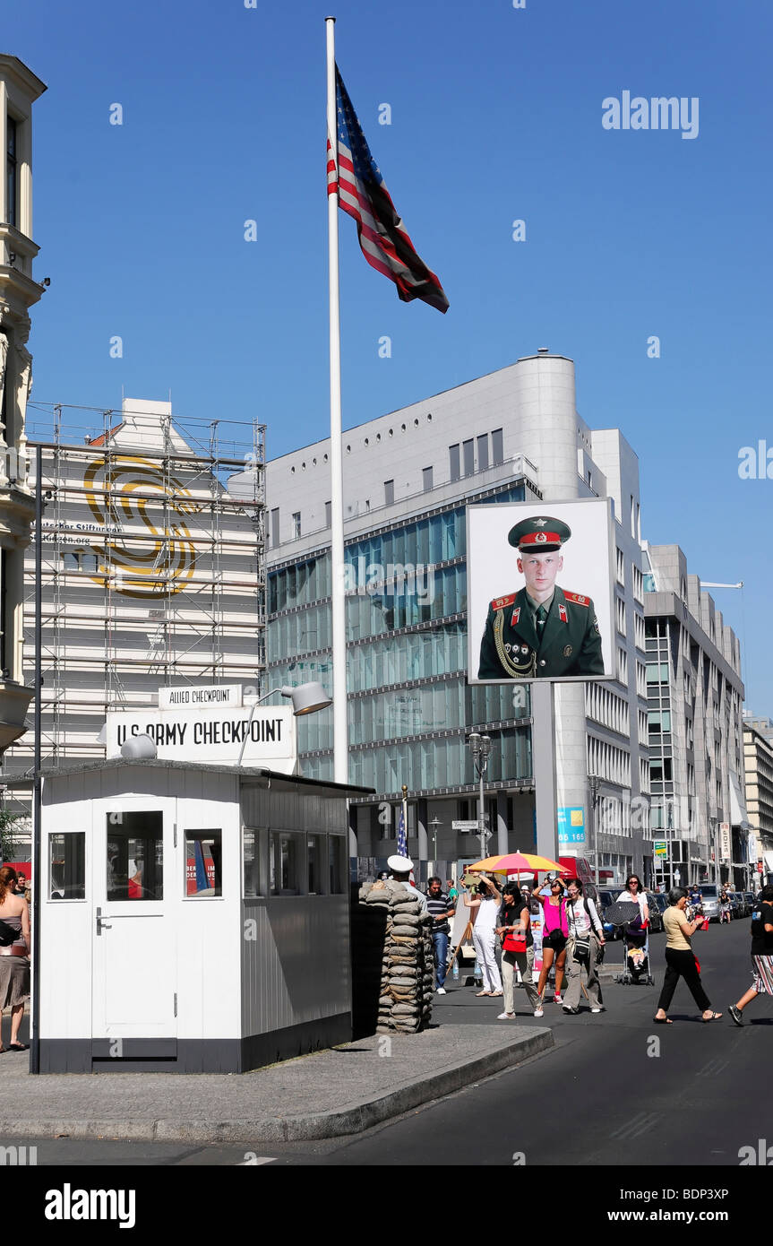 Ehemalige Grenze Kontrollpunkt Checkpoint Charlie, Bundeshauptstadt Berlin, Deutschland, Europa ...