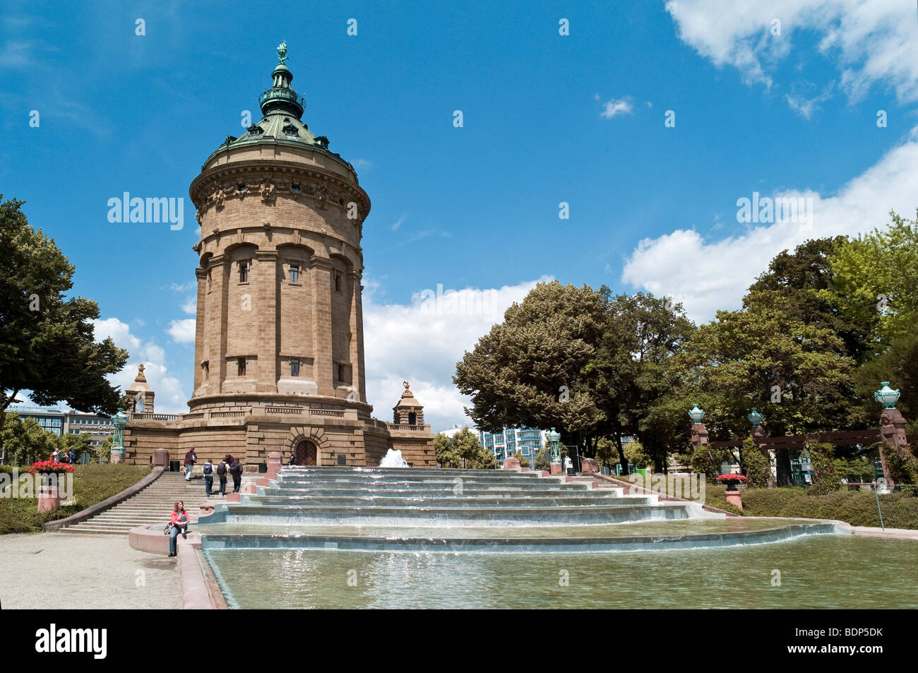 Wasserturm, Wahrzeichen der Stadt, bis 2000, Mannheim, Baden-Wuert 1889, 60 m hoch, Durchmesser von 19 m, als Wasserspeicher genutzt Stockfoto