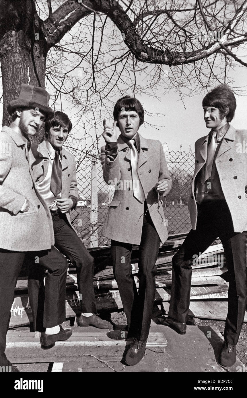 KINKS - britische Popgruppe im April 1967. Von links: Dave Davies, Mick Avory, Peter Quaife und Ray Davies. Foto: Tony Gale Stockfoto