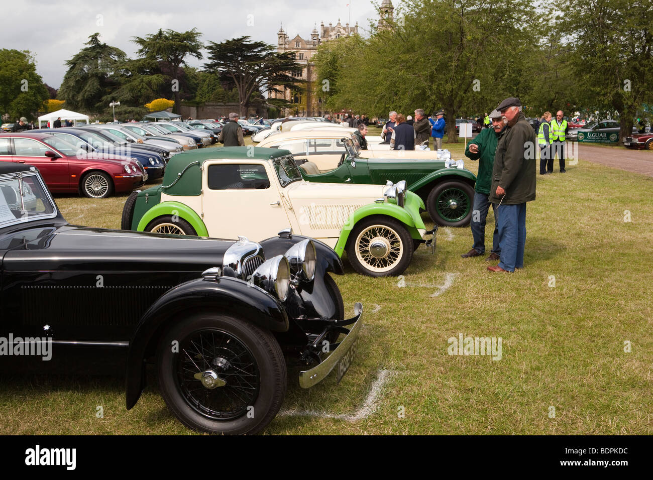 Autofahren, Jaguar Enthusiasts Club 25. Jahrestag Rallye Thoresby Hall Park, Nottinghamshire, SS schlucken Fahrzeuge Stockfoto