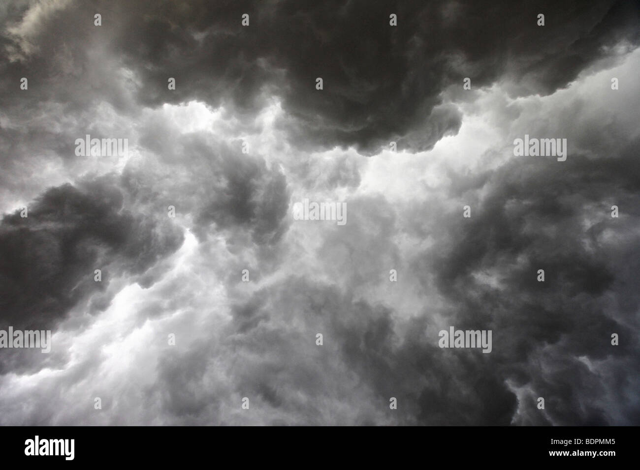 Wolke Himmel Formen regen Wolken Atmosphäre Klima Sturm verunsichert Stockfoto