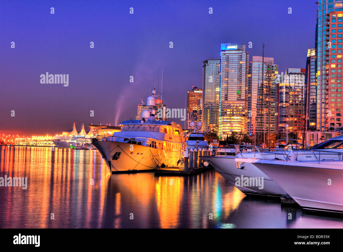 Abend, Coal Harbour, Gebäude, Vancouver, Britisch-Kolumbien, Kanada Stockfoto