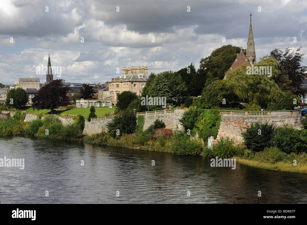 Junction Pool auf dem Fluss Tweed in Kelso, Schottland, Vereinigtes Königreich Stockfoto