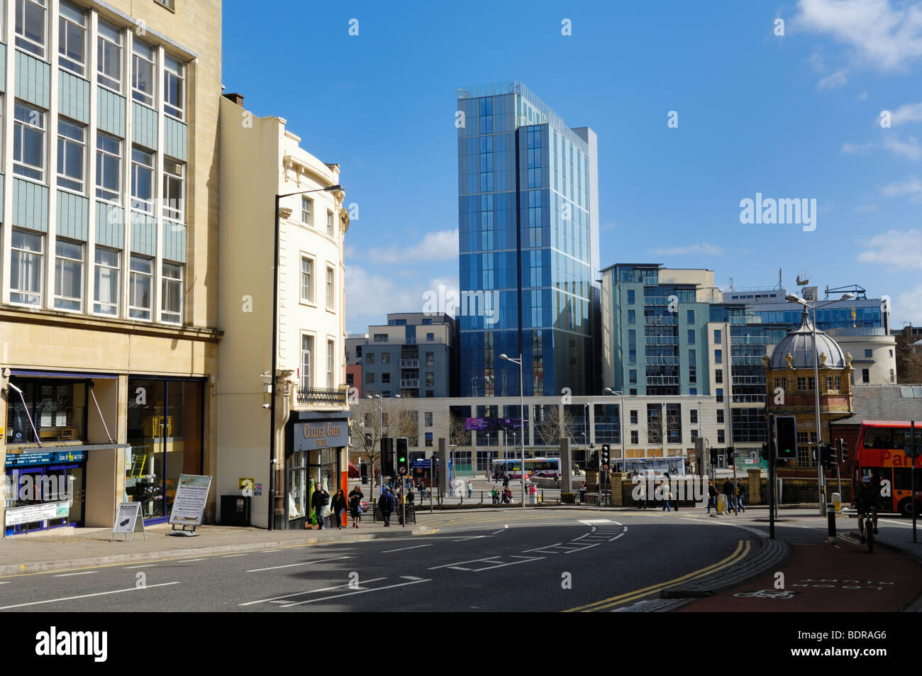 Das neue Radisson Blu Hotel im Stadtzentrum von Bristol, die St. Augustine's Parade, England. Durch 2009 zu öffnen. Die ehemals Bristol und West Sitz der Turm Renovierung zwischen 2006 und 2009 unterzogen wurde. Stockfoto