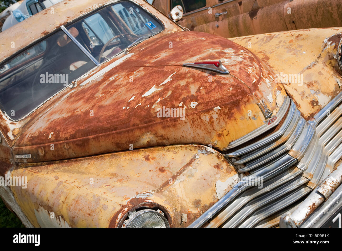 Alte rostige russische Auto Volga Stockfoto