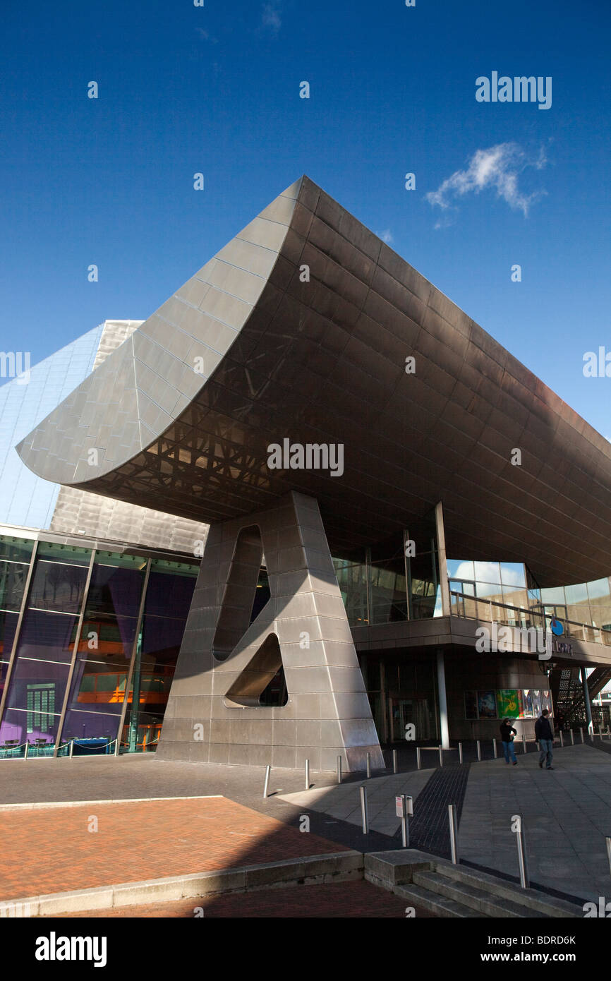 Großbritannien, England, Salford Quays, Lowry Centre, Eingang Stockfoto